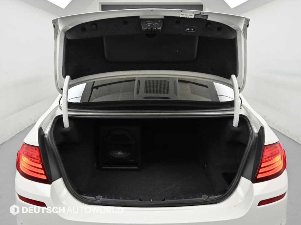 BMW 5-Series — photo 19
