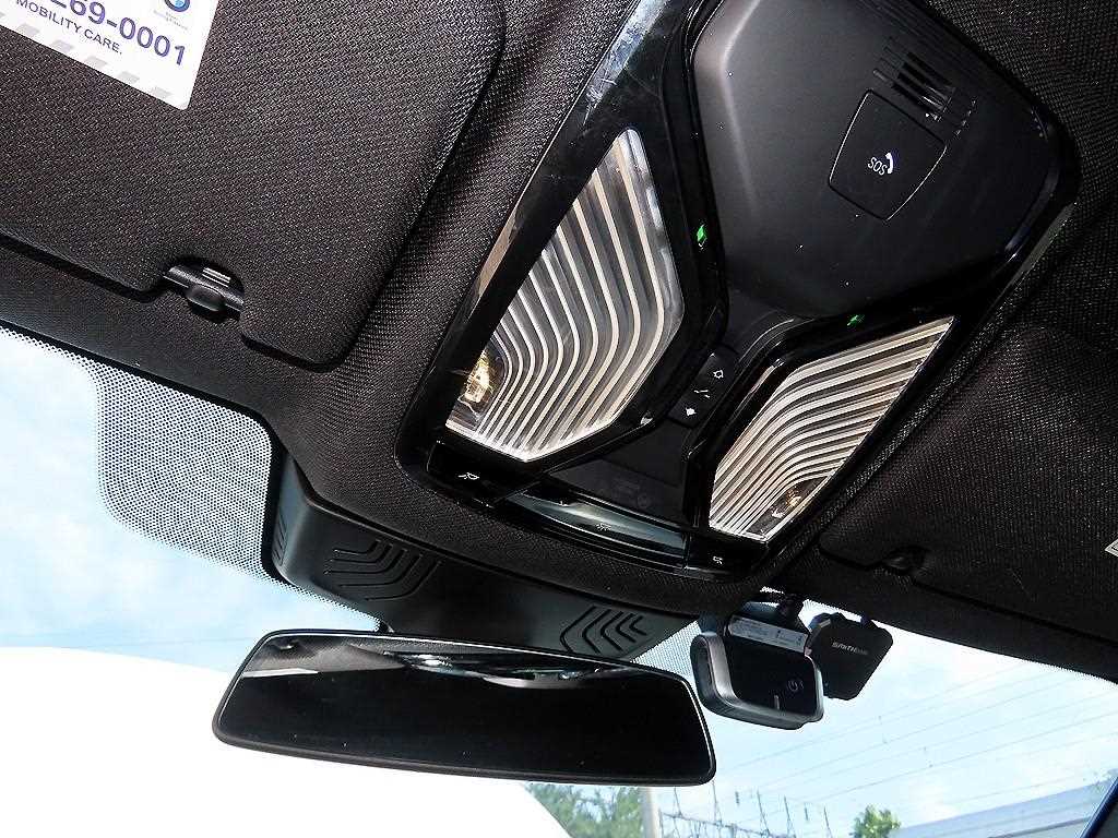 BMW 5-Series — photo 16