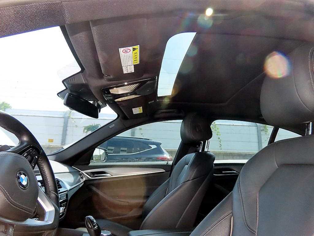 BMW 5-Series — photo 17