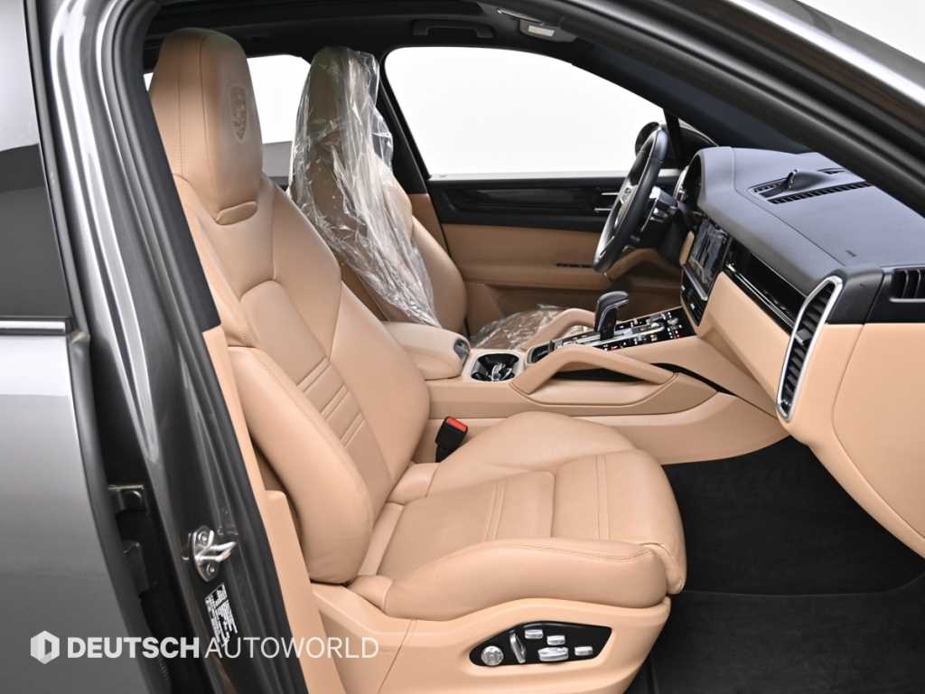 Porsche Cayenne — photo 10