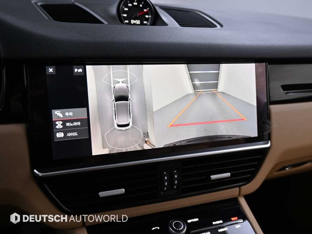 Porsche Cayenne — photo 15