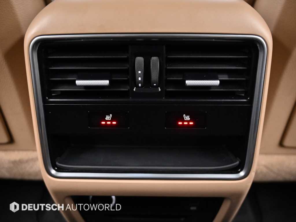 Porsche Cayenne — photo 16
