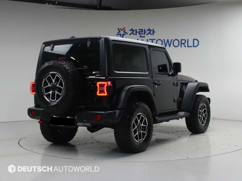 Jeep Wrangler — photo 02