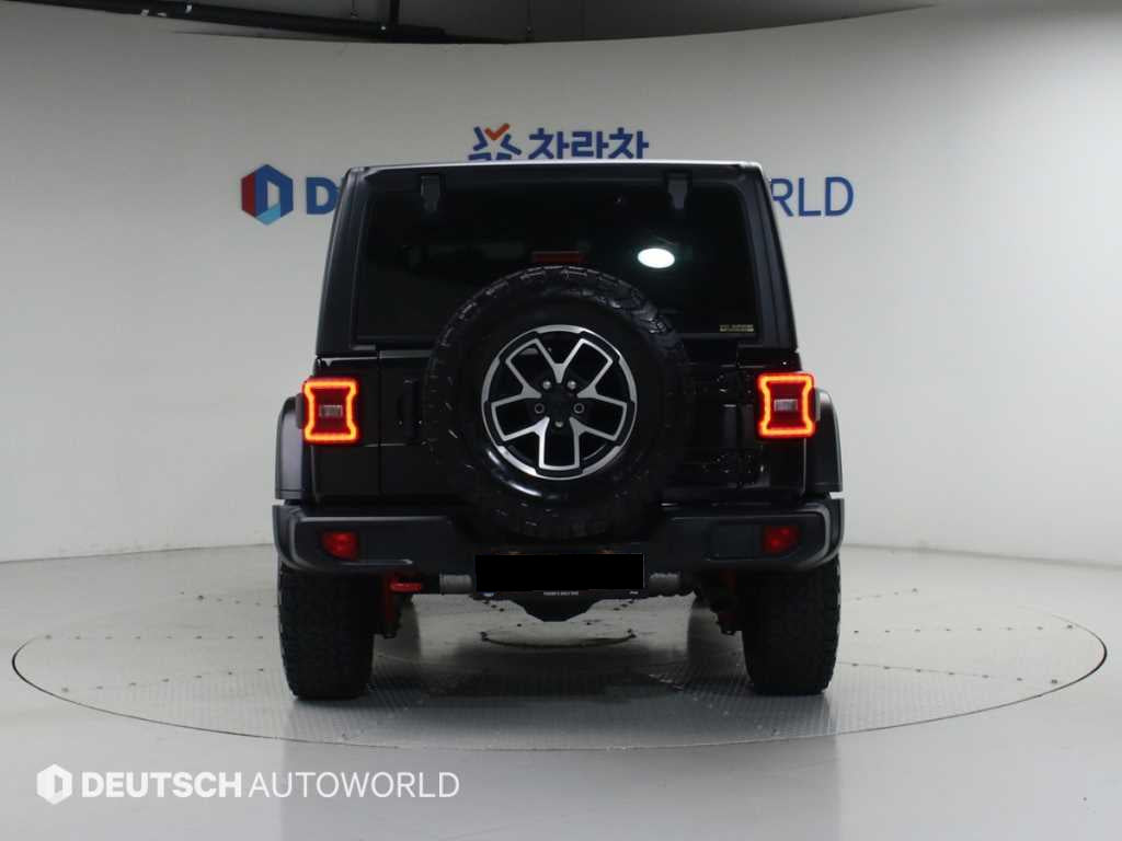 Jeep Wrangler — photo 04
