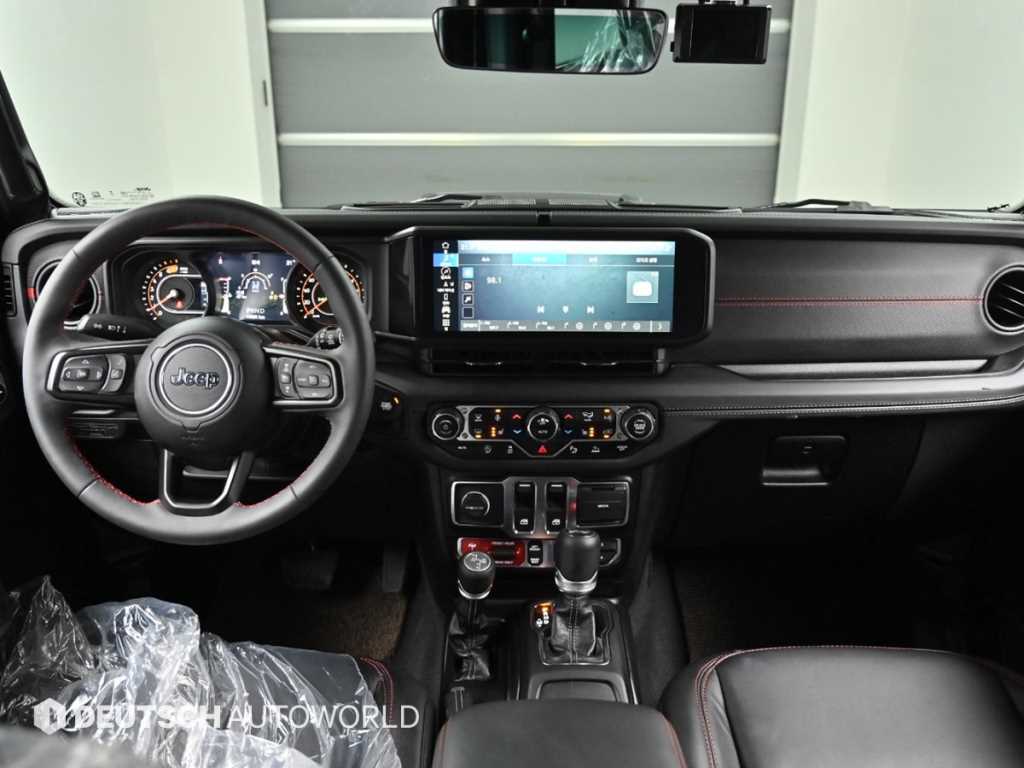 Jeep Wrangler — photo 07