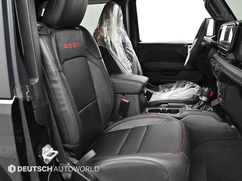 Jeep Wrangler — photo 10