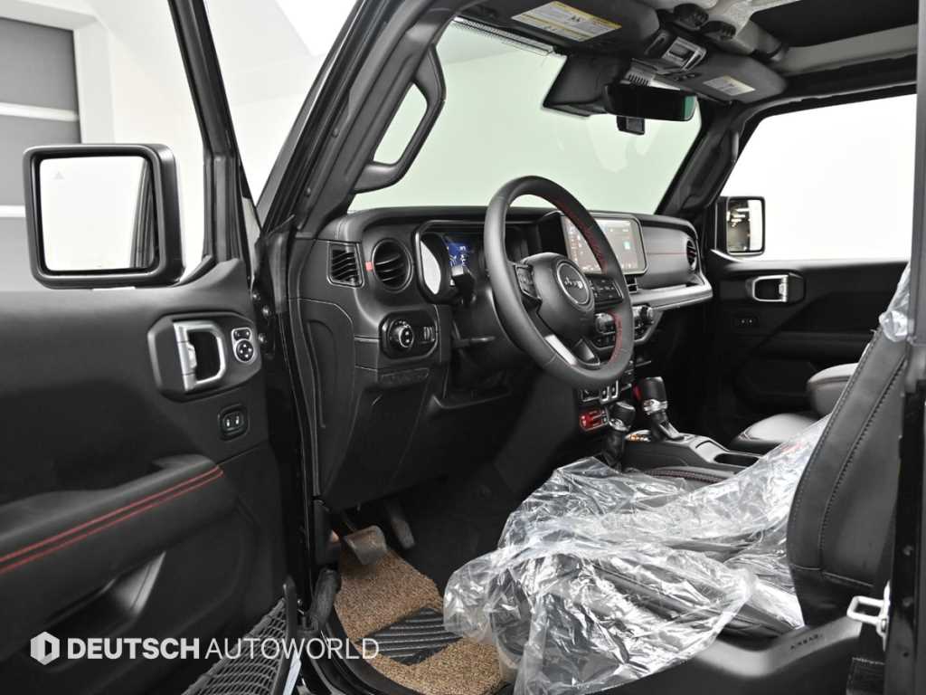 Jeep Wrangler — photo 11