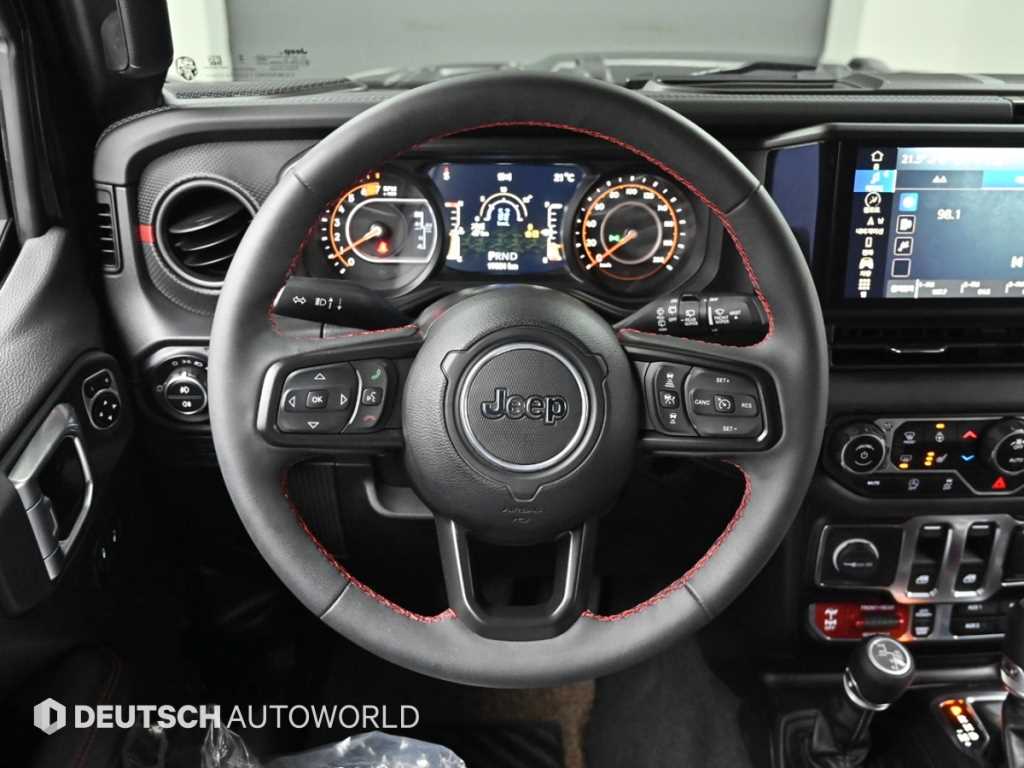 Jeep Wrangler — photo 13