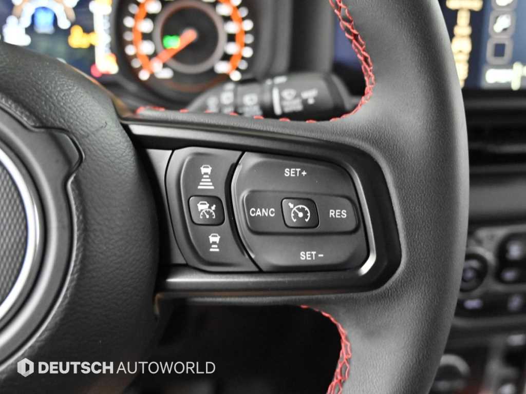 Jeep Wrangler — photo 16