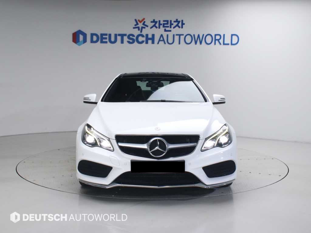 Mercedes-Benz E-Class — photo 03