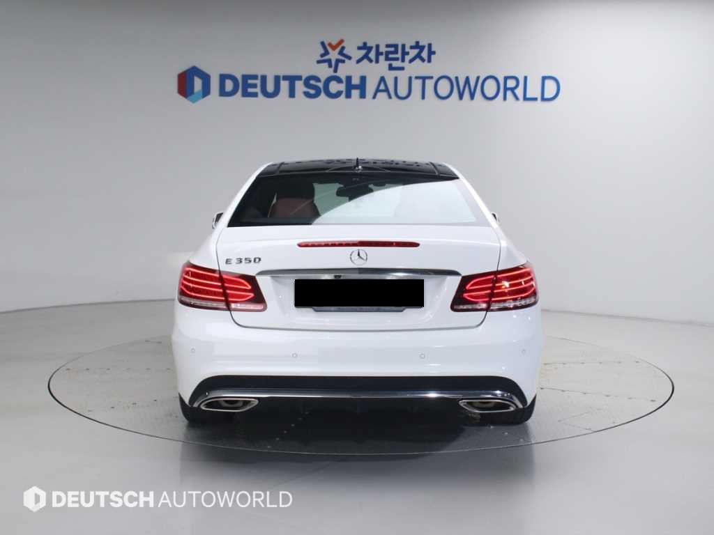 Mercedes-Benz E-Class — photo 04