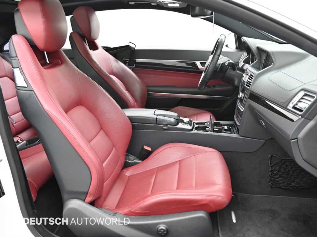 Mercedes-Benz E-Class — photo 10