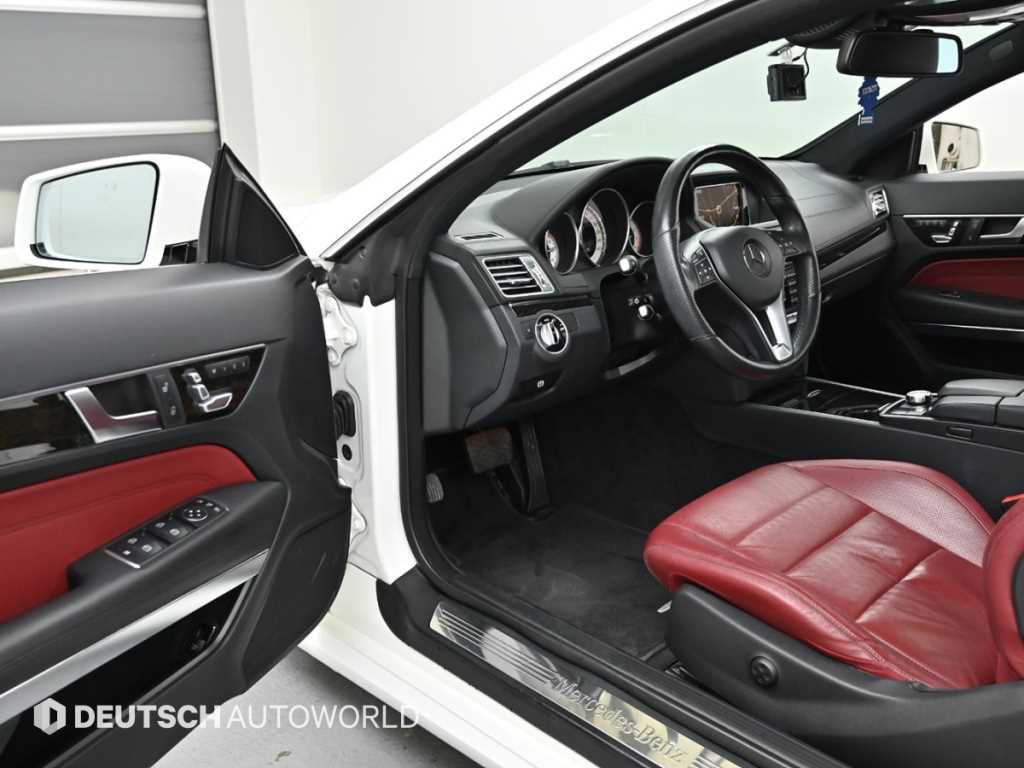 Mercedes-Benz E-Class — photo 11