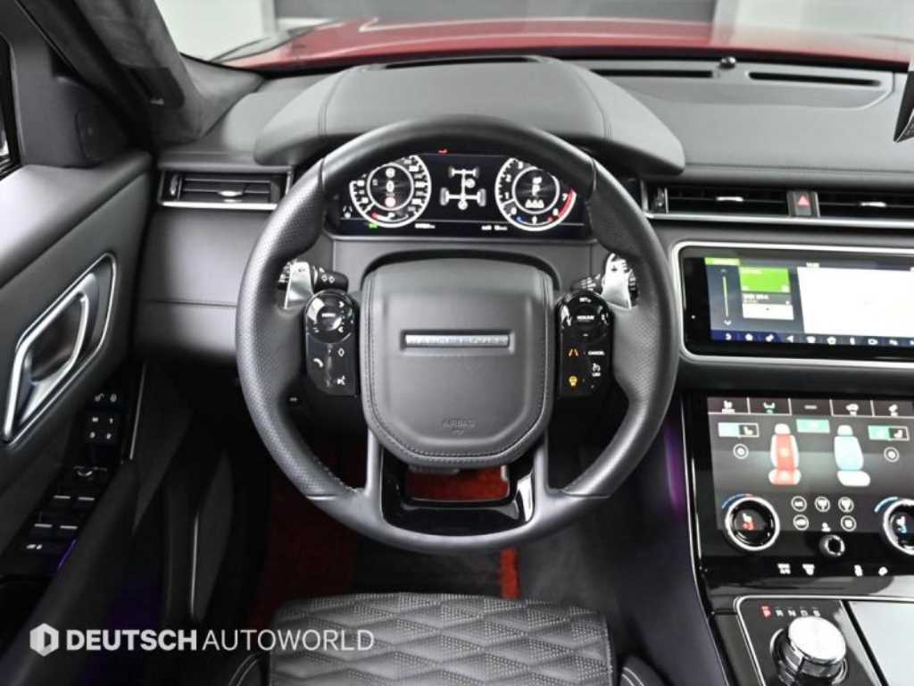Land Rover Range Rover Velar — photo 13