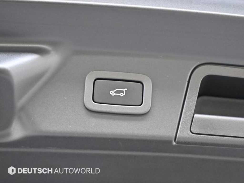 Land Rover Range Rover Velar — photo 20