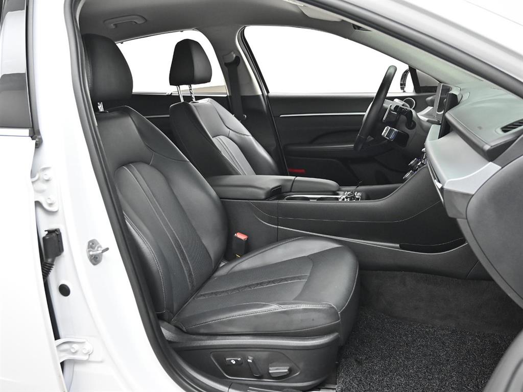 Hyundai Sonata — photo 09
