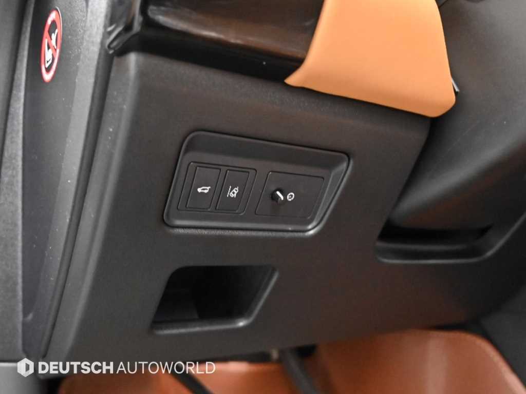 Land Rover Discovery — photo 17