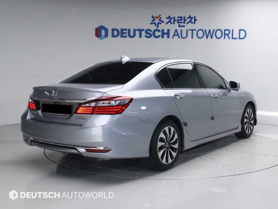 Honda Accord — photo 02