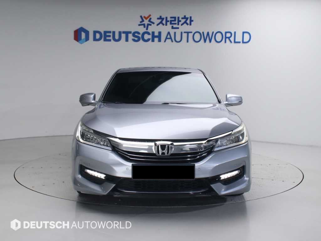Honda Accord — photo 03