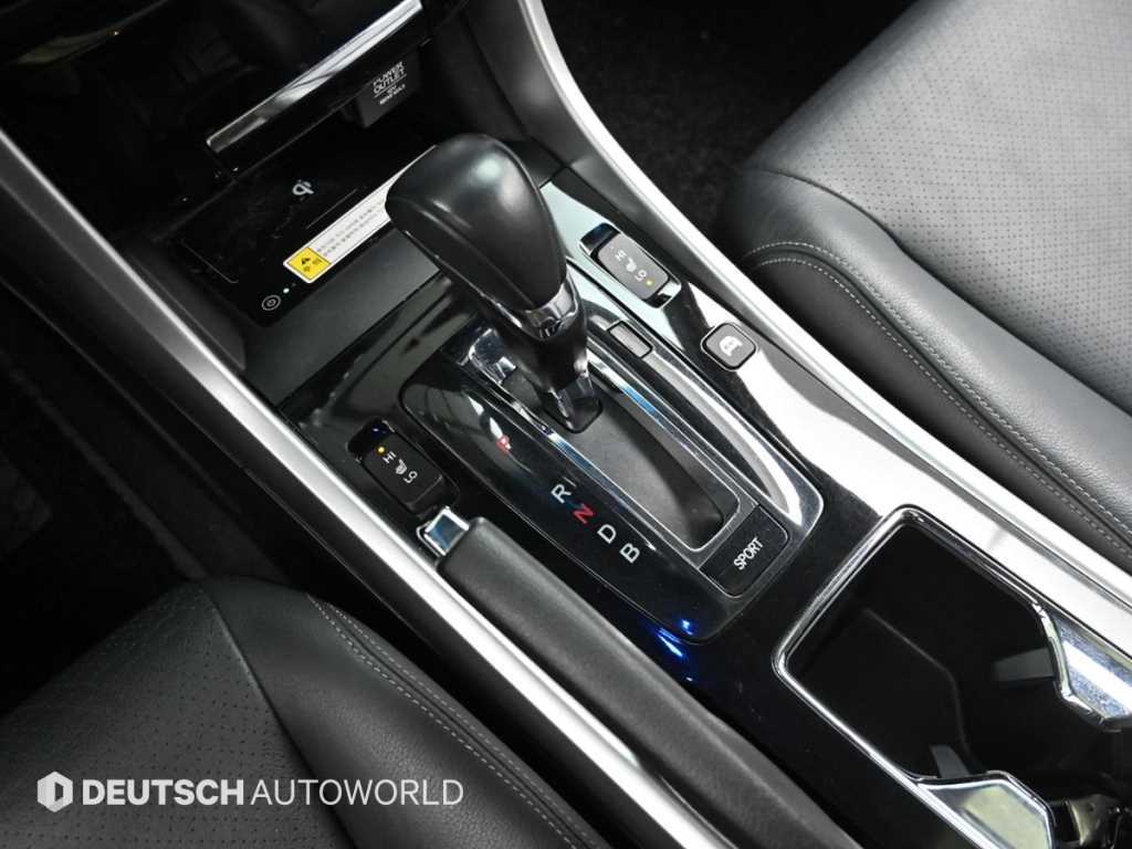Honda Accord — photo 09