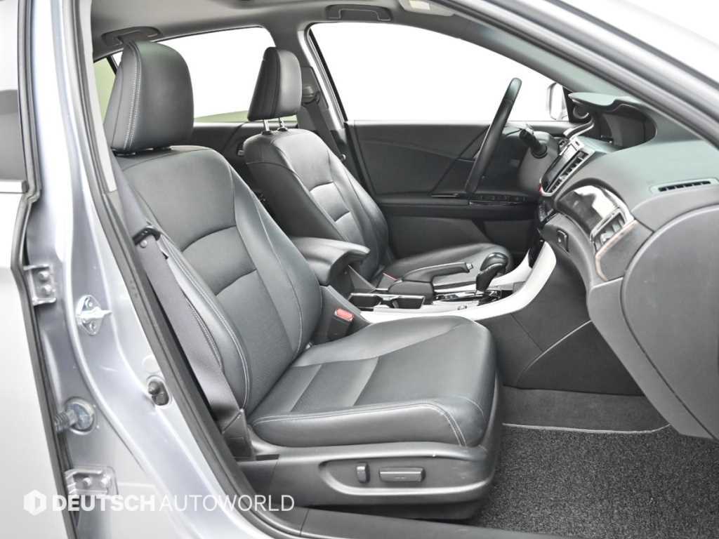 Honda Accord — photo 10