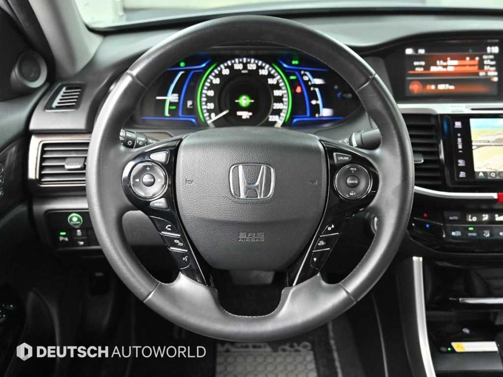 Honda Accord — photo 13