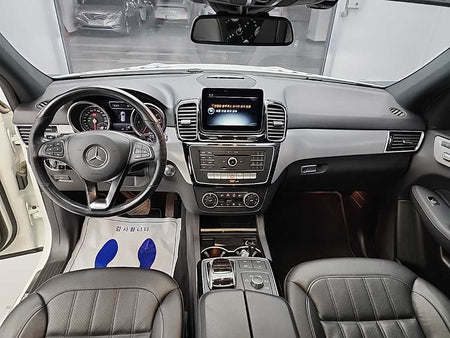 Mercedes-Benz GLE-Class — photo 07
