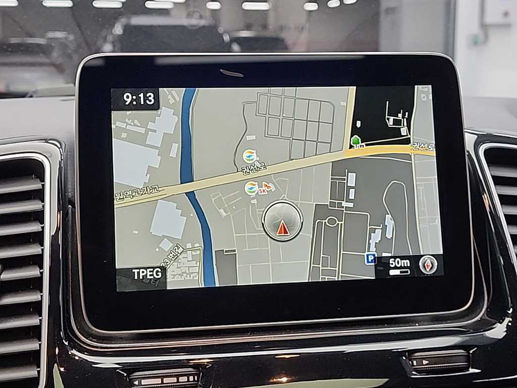 Mercedes-Benz GLE-Class — photo 15