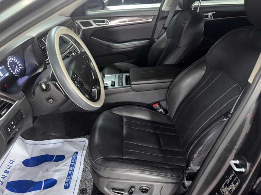 Genesis G80 — photo 06