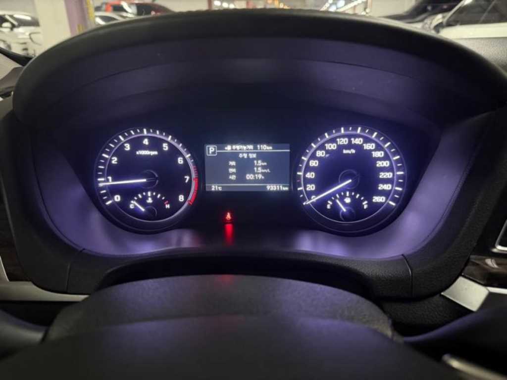Genesis G80 — photo 09