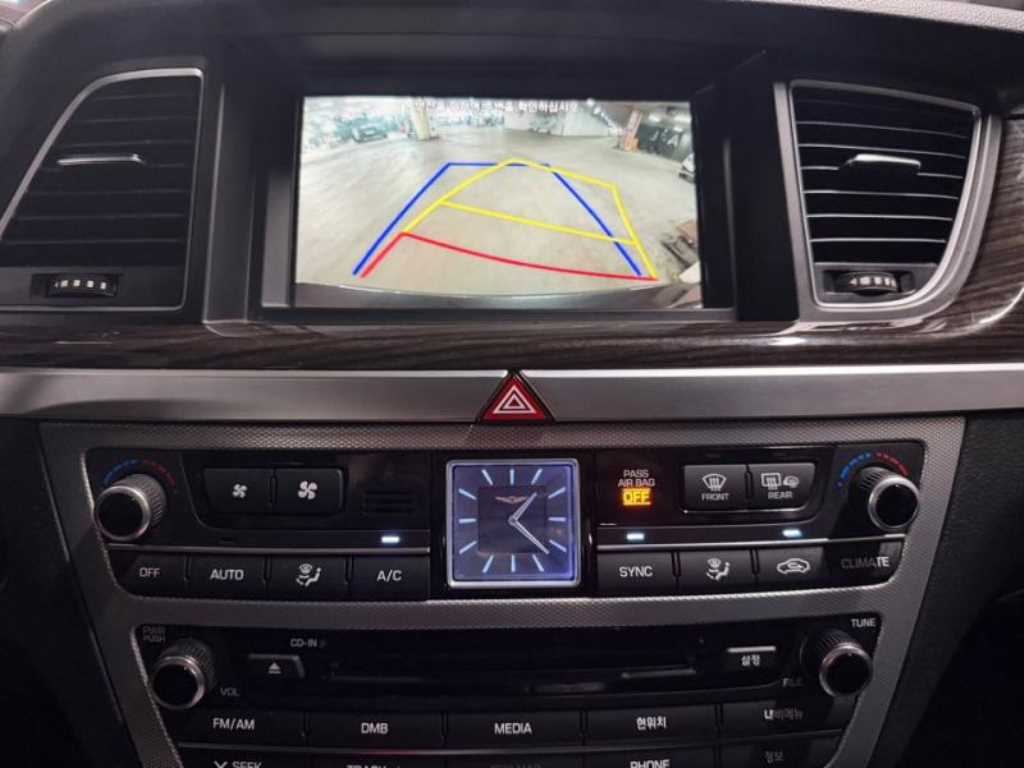Genesis G80 — photo 10