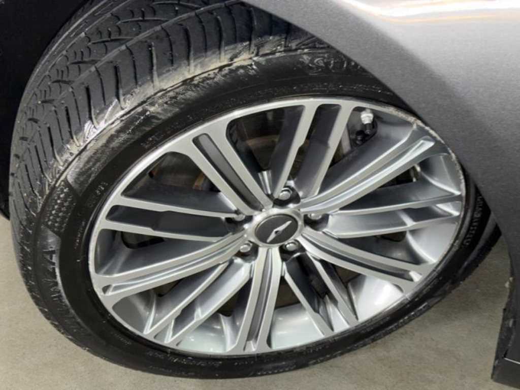 Genesis G80 — photo 18