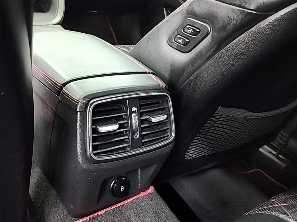 Genesis G70 — photo 14