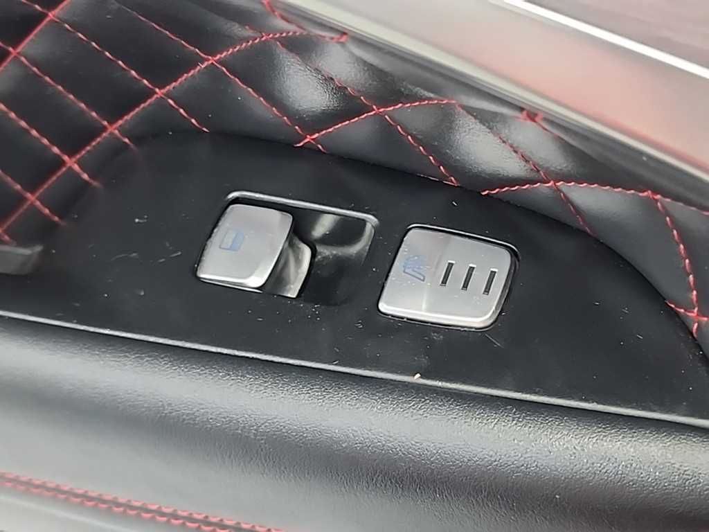 Genesis G70 — photo 15
