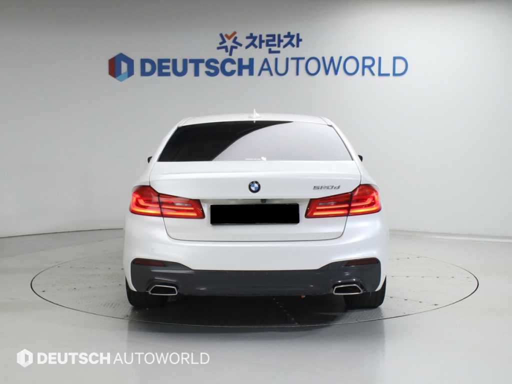 BMW 5-Series — photo 04