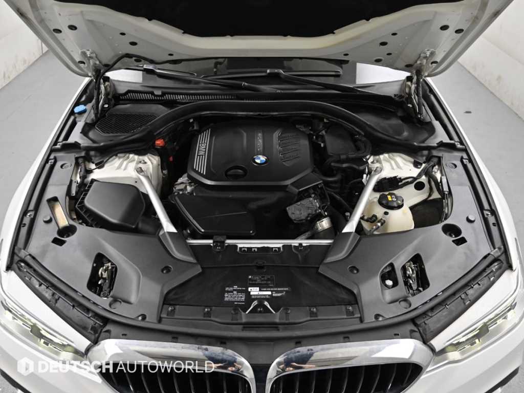 BMW 5-Series — photo 06