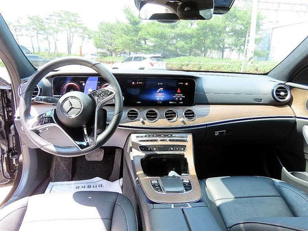 Mercedes-Benz E-Class — photo 07