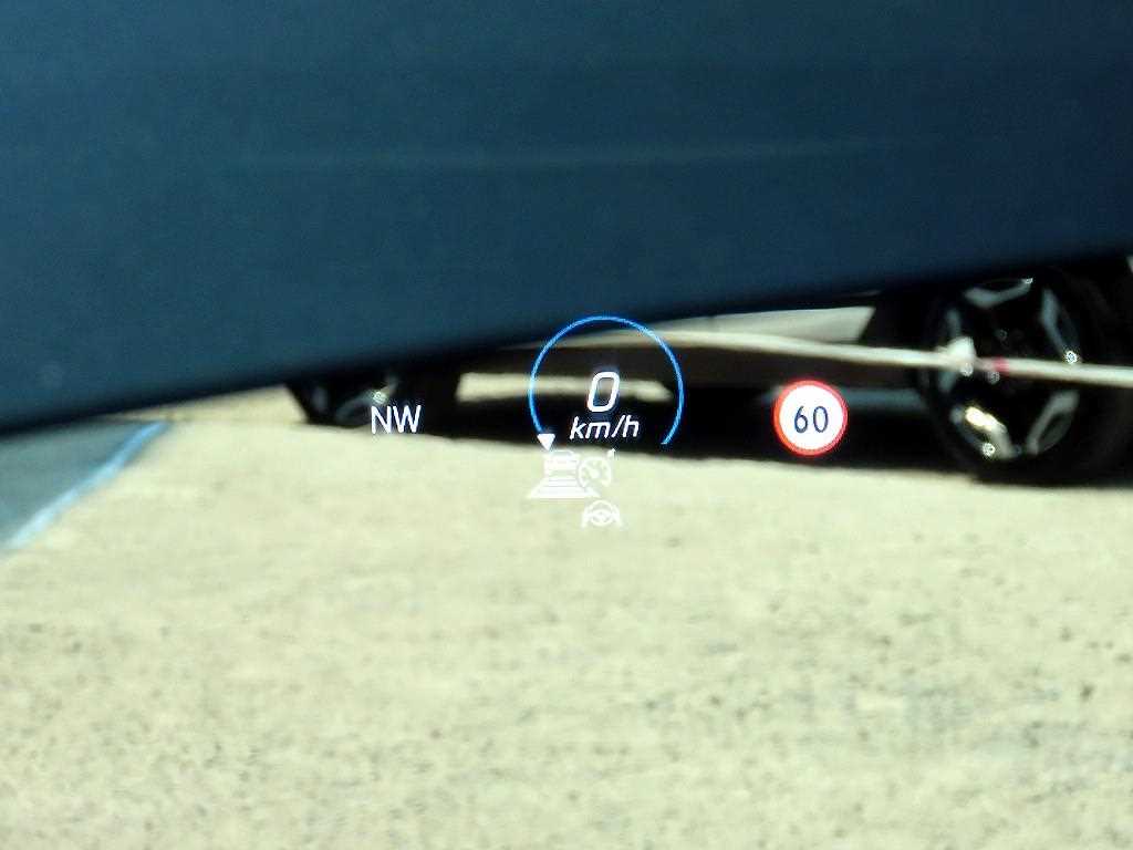 Mercedes-Benz E-Class — photo 10