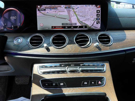 Mercedes-Benz E-Class — photo 13