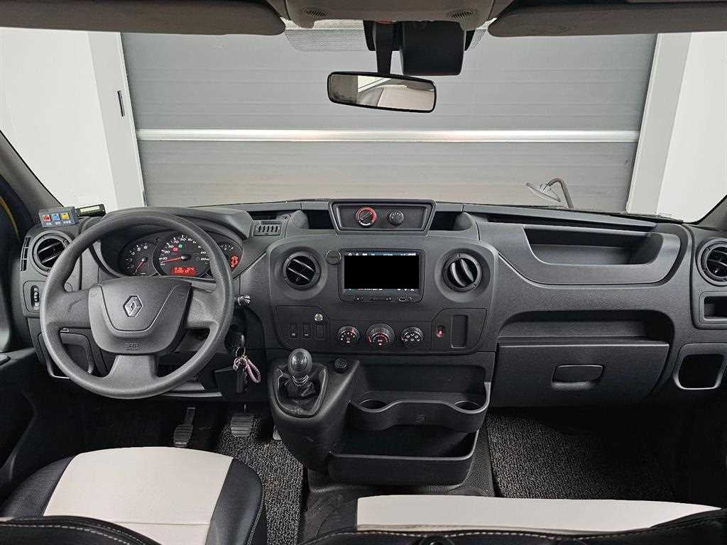 RENAULT Master — photo 08