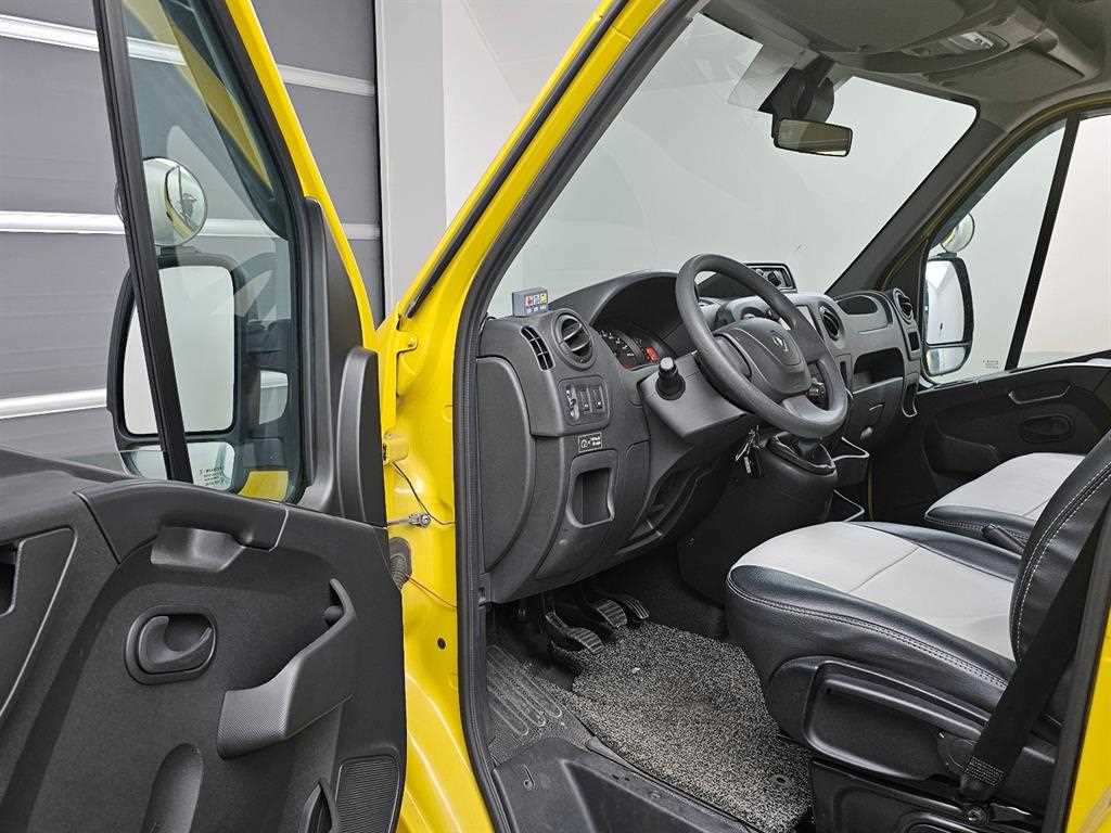 RENAULT Master — photo 12