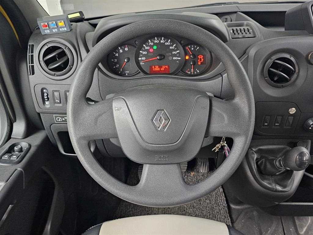 RENAULT Master — photo 13