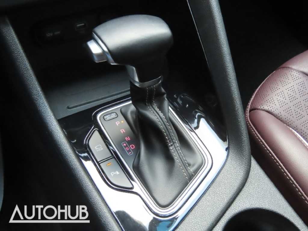 Kia Niro — photo 07