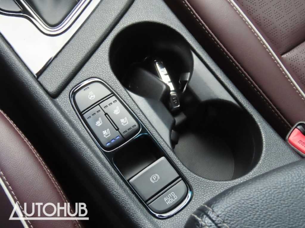 Kia Niro — photo 08
