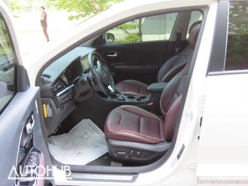 Kia Niro — photo 14