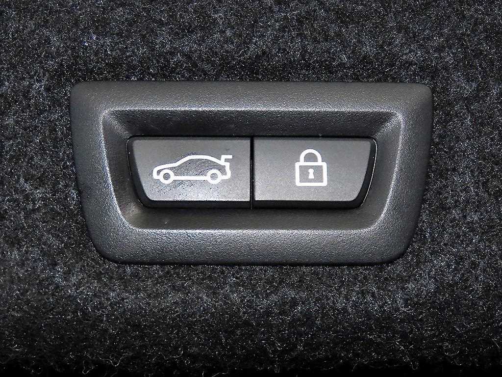 BMW 5-Series — photo 17