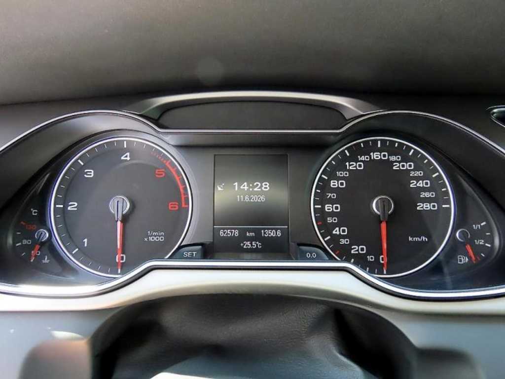 Audi A4 — photo 09