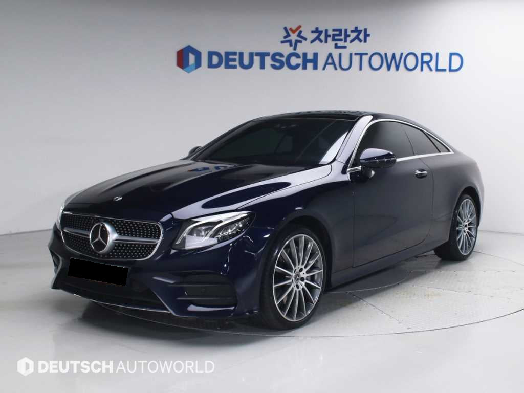 Mercedes-Benz E-Class — photo 01