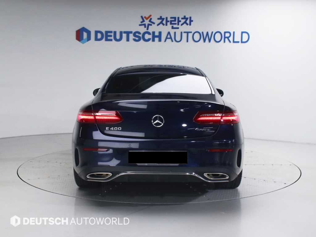 Mercedes-Benz E-Class — photo 04