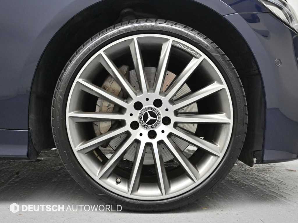 Mercedes-Benz E-Class — photo 05